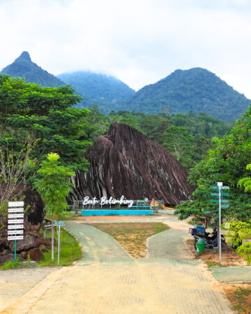 Batu Belimbing Singkawang
